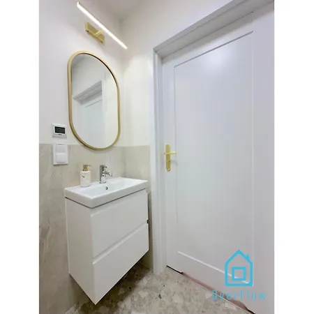 Seredino Relax Apartment- Romantic Escape With A Bathtub In The Bedroom, 5 Minutes To Gdansk Old Town & Seaside Exterior photo