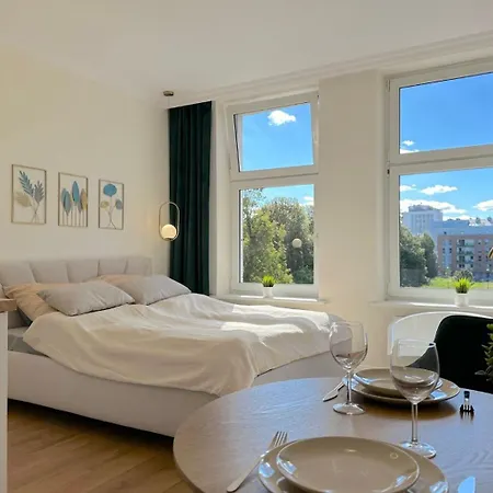 Seredino Relax Apartment- Romantic Escape With A Bathtub In The Bedroom, 5 Minutes To Gdansk Old Town & Seaside Exterior photo