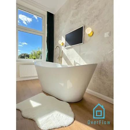 Seredino Relax Apartment- Romantic Escape With A Bathtub In The Bedroom, 5 Minutes To Gdansk Old Town & Seaside Exterior photo
