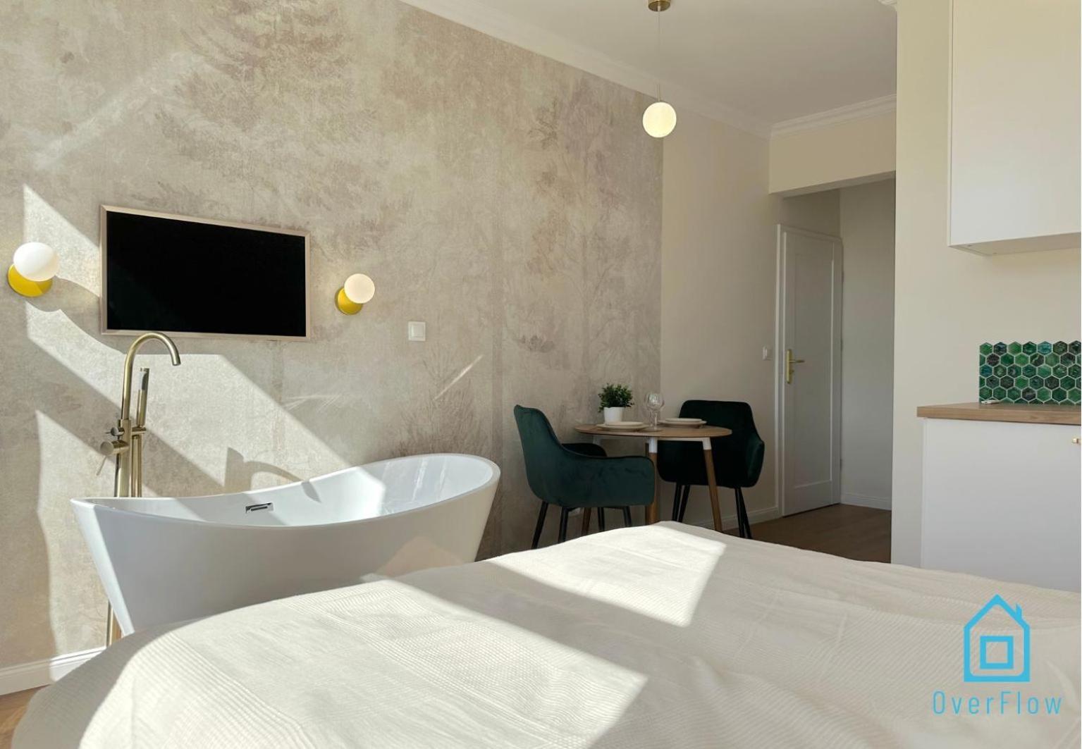 Seredino Relax Apartment- Romantic Escape With A Bathtub In The Bedroom, 5 Minutes To Old Town & Seaside Apartment