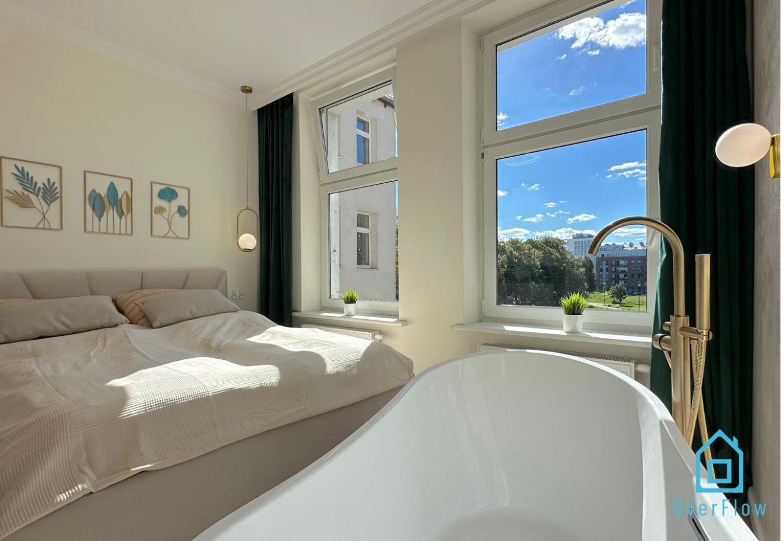 Seredino Relax Apartment- Romantic Escape With A Bathtub In The Bedroom, 5 Minutes To Old Town & Seaside Apartment *
